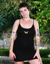 Outdoor porn pics of tattooed mom with hairy pussy 