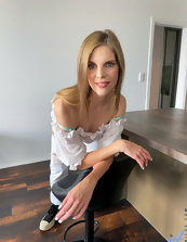 You will definitely be seduced by this athletic blonde mom
